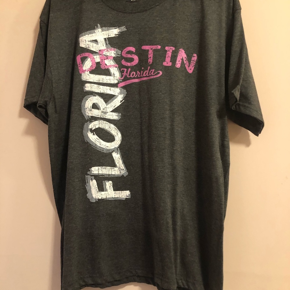 Never worn Destin t shirt